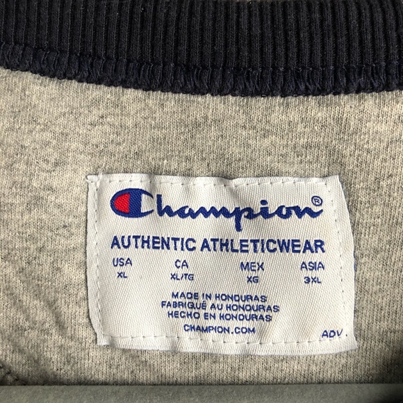 CHAMPION CREWNECK 🔥 - Picture 2 of 2
